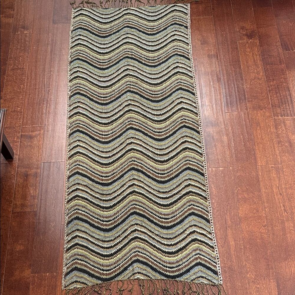 Brown Wavy Patterned Scarf with Fringe